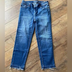 Eddie Bauer Women's Slightly curvy Straight Leg Blue Jeans